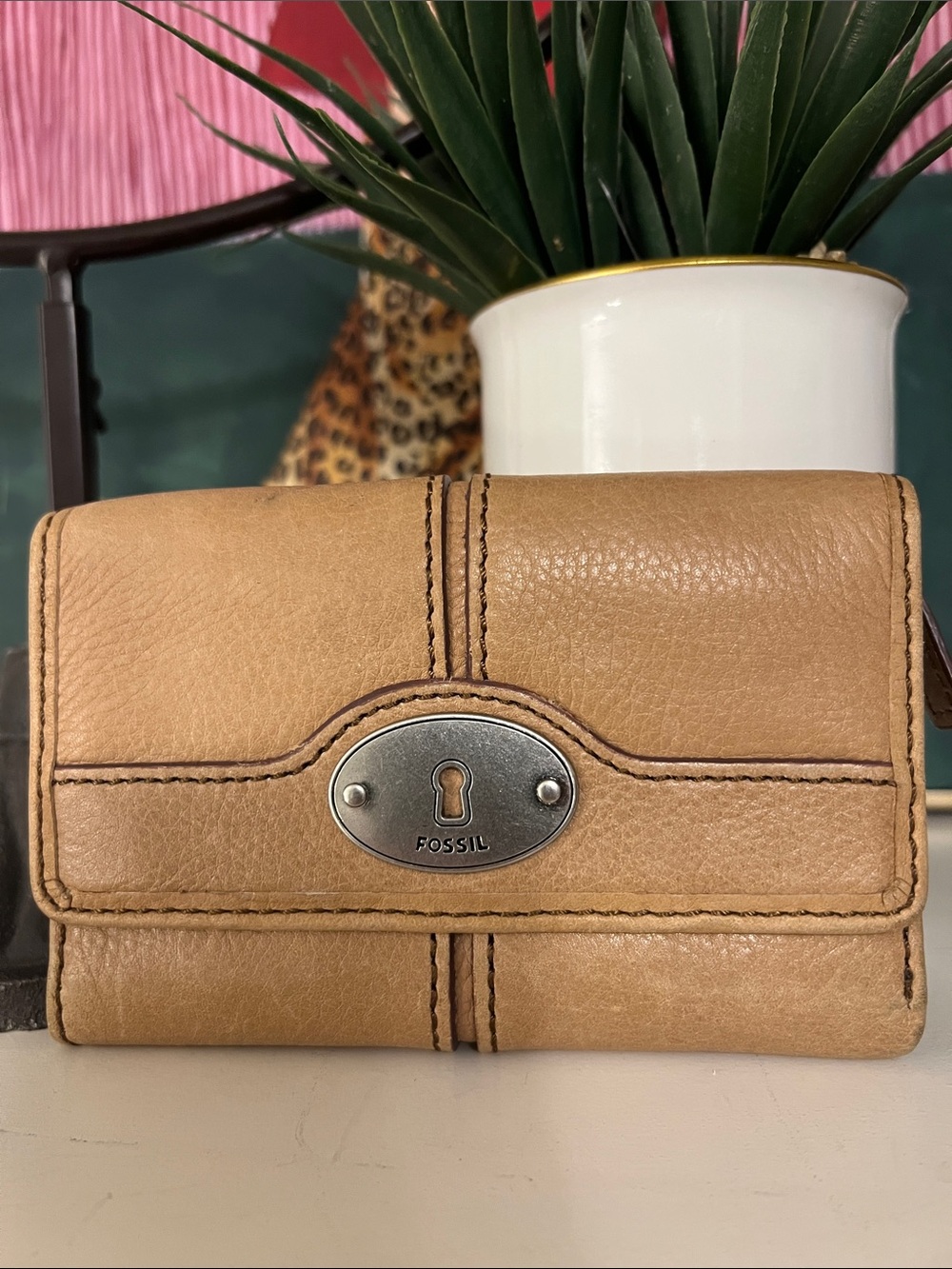 Fossil Light Brown Pebble Leather Wallet with Keyhole Accent